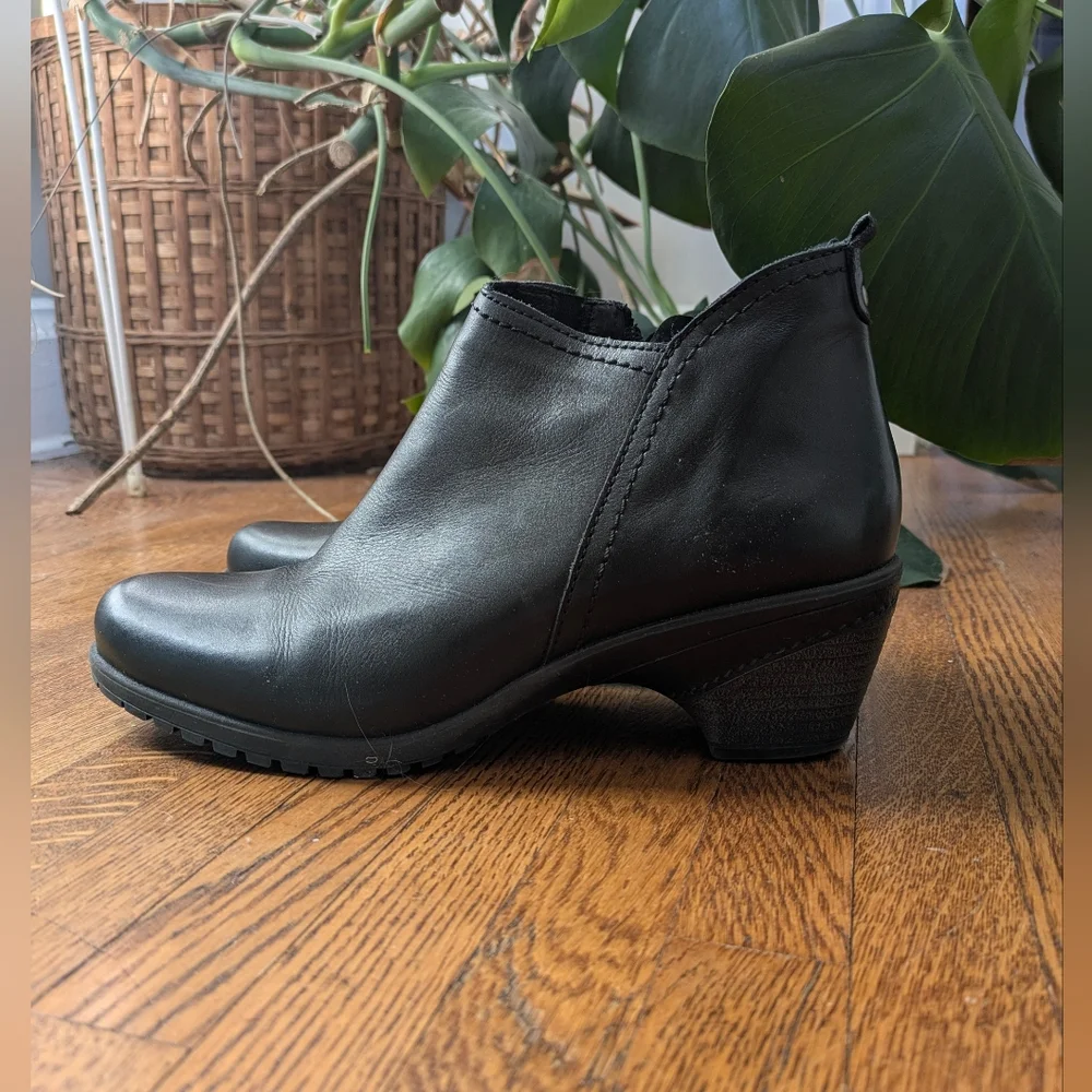 Black Leather Booties By Spring Step - Picture 1 of 7